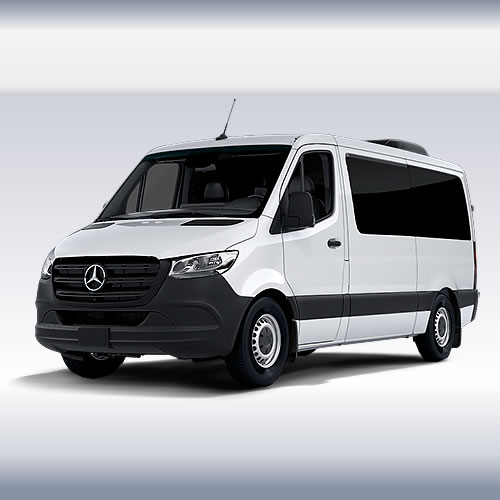 Uchoa recebe van adaptada para a Saúde