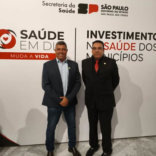 Prefeito e presidente da Câmara acompanham anúncio de investimentos na saúde